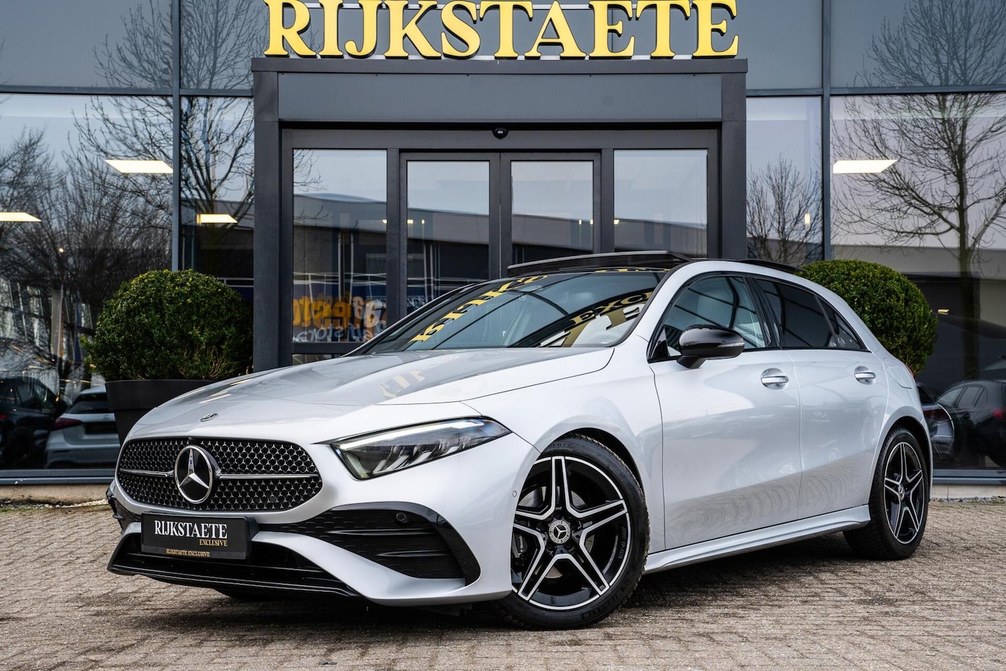 Mercedes-Benz A-klasse - A200 AMG|NW MODEL|PANO|CAMERA|18'|MEMORY - AutoWereld.nl