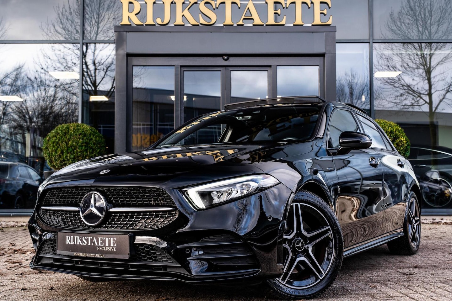 Mercedes-Benz A-klasse - A250e AMG|PANO|18''|CAMERA|LED|SFEERVERL. - AutoWereld.nl