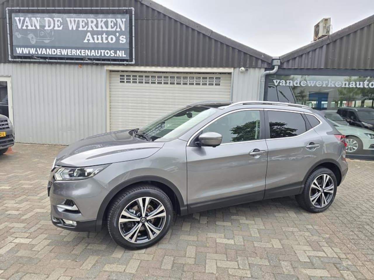 Nissan Qashqai - 1.3 DIG-T N-Connecta Clima|Navi|Panoramadak|360|Camera|Nap!! - AutoWereld.nl