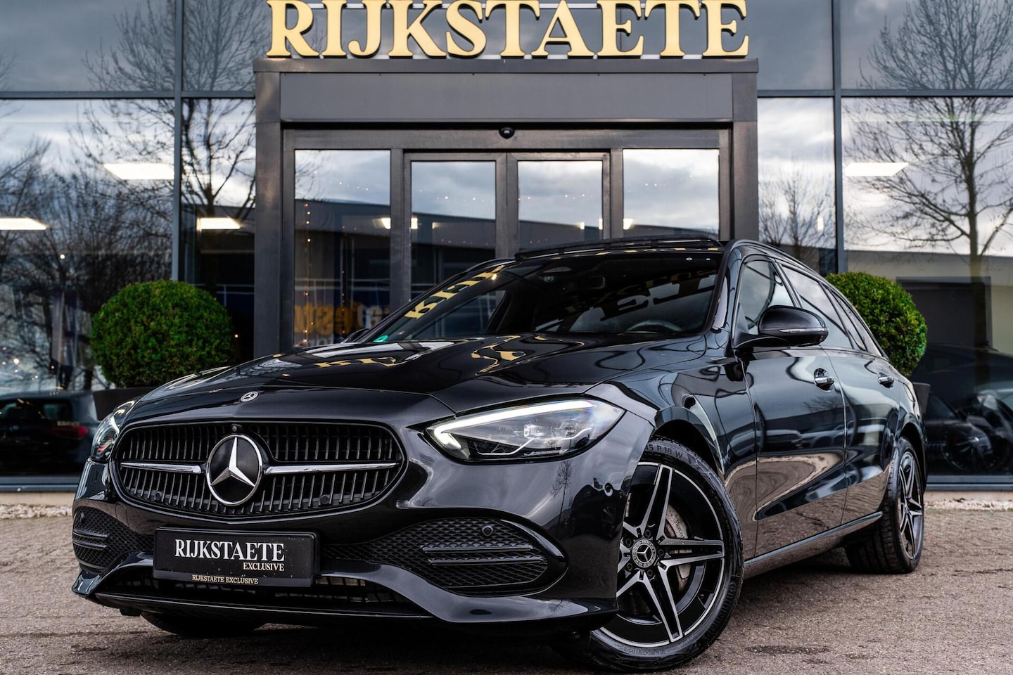 Mercedes-Benz C-klasse Estate - C300 e AMG|PANO|MASSAGE|BURMESTER - AutoWereld.nl