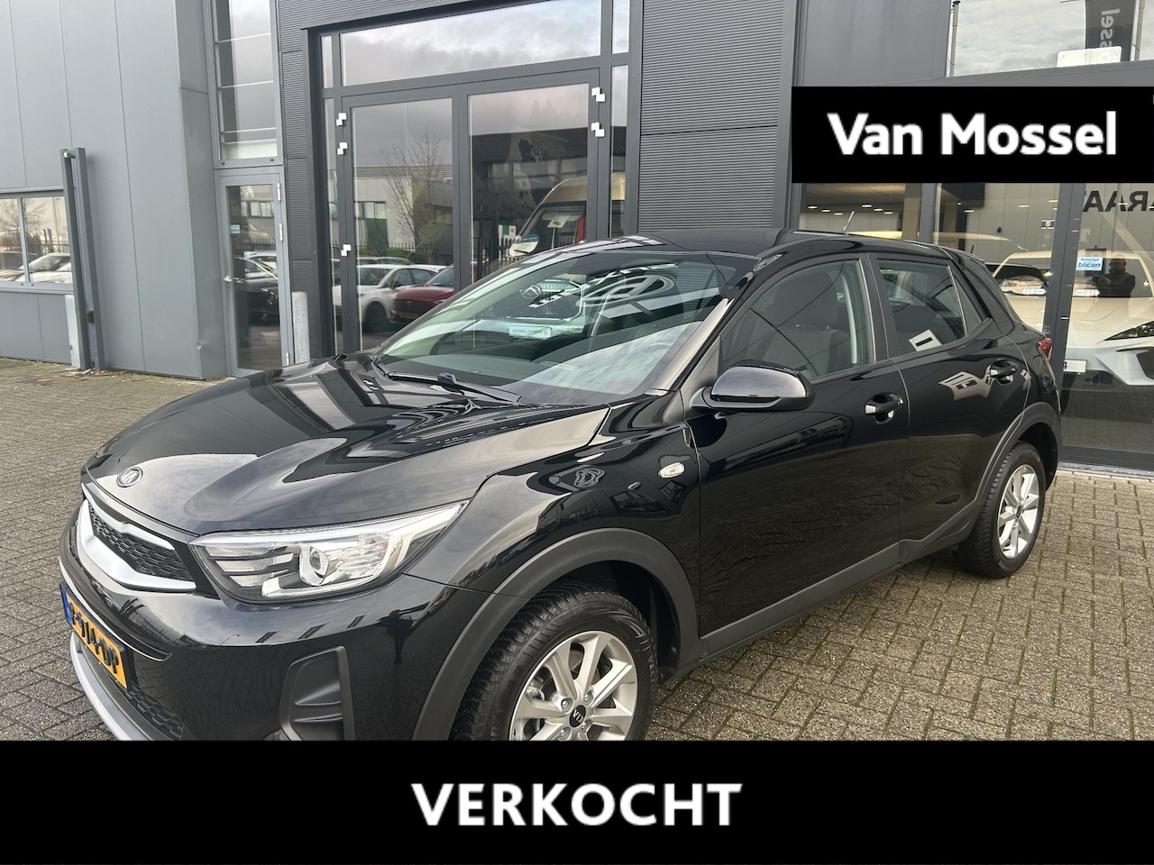 Kia Stonic - 1.2 MPi ComfortPlusLine Navigator 1.2 MPi ComfortPlusLine Navigator - AutoWereld.nl