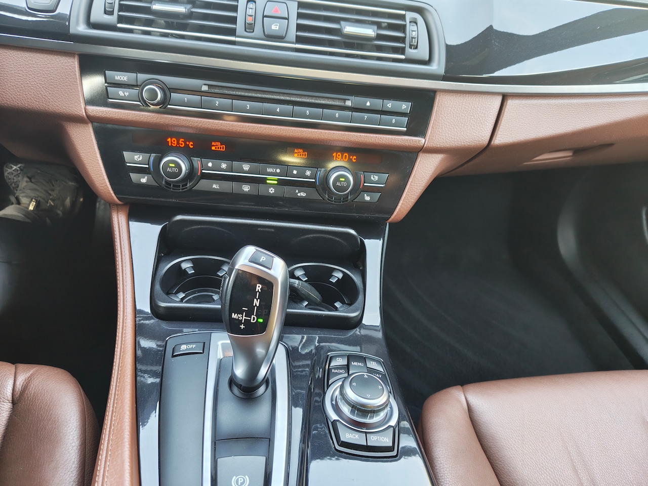BMW 5-serie Touring - 528i High Executive 6 cilinder