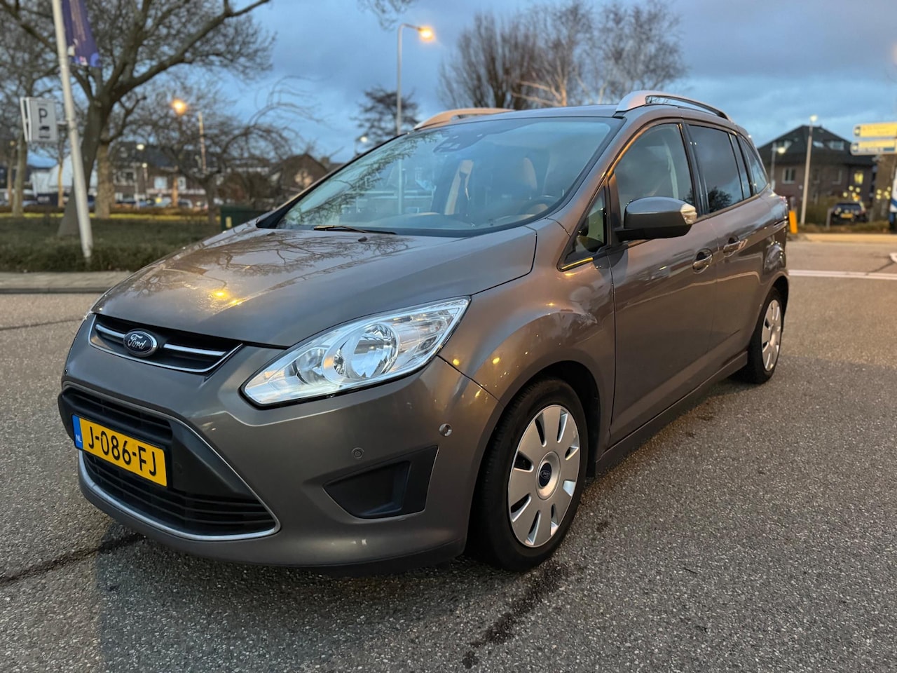 Ford Grand C-Max - 1.0 Lease Trend / distibutie.verv. / airco / cruise.control / pdc / elek.pakket..... - AutoWereld.nl