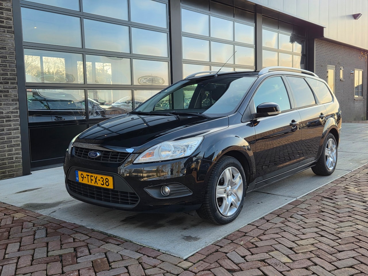 Ford Focus Wagon - 1.6 Trend | APK JAN 2027 - AutoWereld.nl