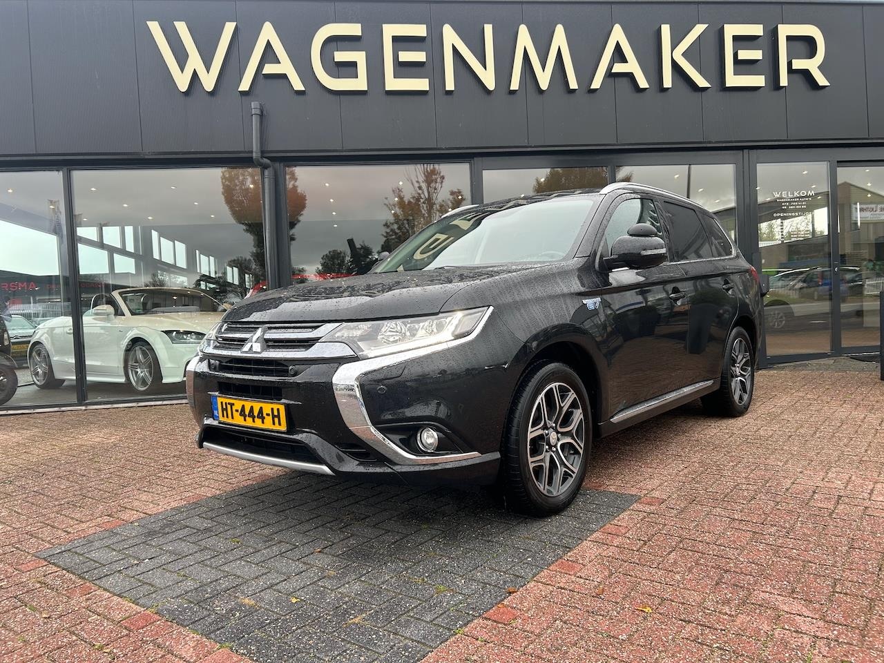 Mitsubishi Outlander - 2.0 PHEV instyle+ AUT|NAV|PANO|DealerOH - AutoWereld.nl