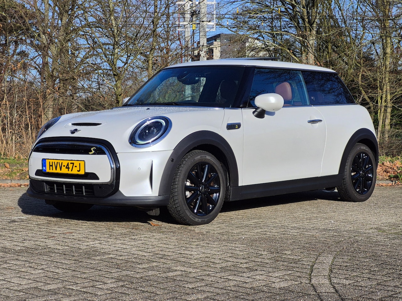 MINI Mini-Electric - MINI Yours MINI garantie tot 23-5-2028, panoramadak, harman kardon, head up display, parkeersensoren - AutoWereld.nl