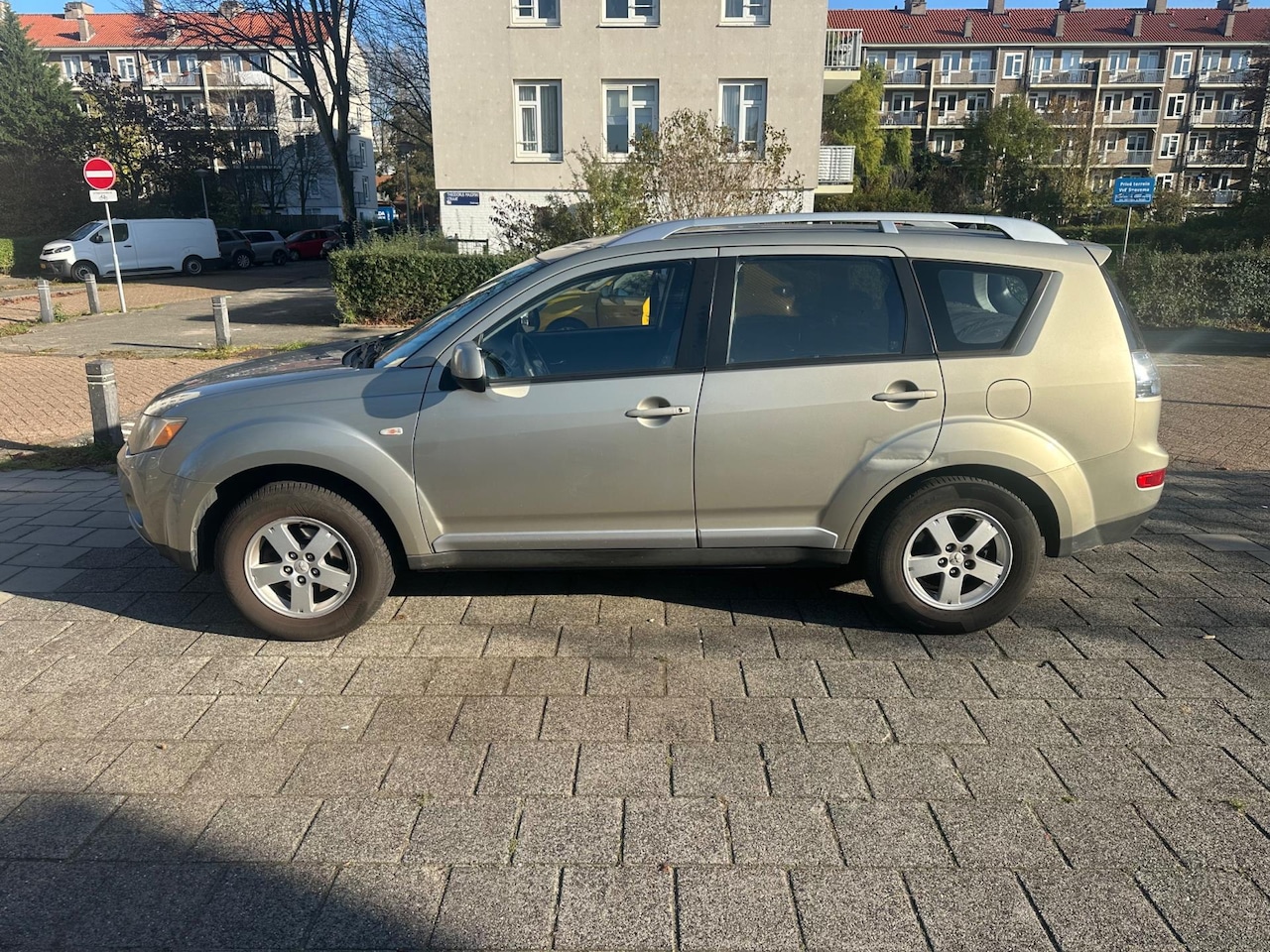Mitsubishi Outlander - 2.4 Intense 4WD Airco Cruise Trekhaak PDC NW APK - AutoWereld.nl