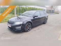 Skoda Octavia Combi - 1.6 TDI VRS 180 PK Ombouw naar 2019 bomvol Uniek