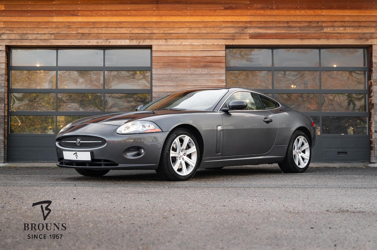 Jaguar XK - 4.2 V8 Coupé 300pk | ACC | Alpine | Nappaleder - AutoWereld.nl