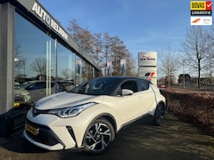 Toyota C-HR - 1.8 Hybrid Executive, Bi-Tone , Navi, 4 seizoen banden, Trekhaak