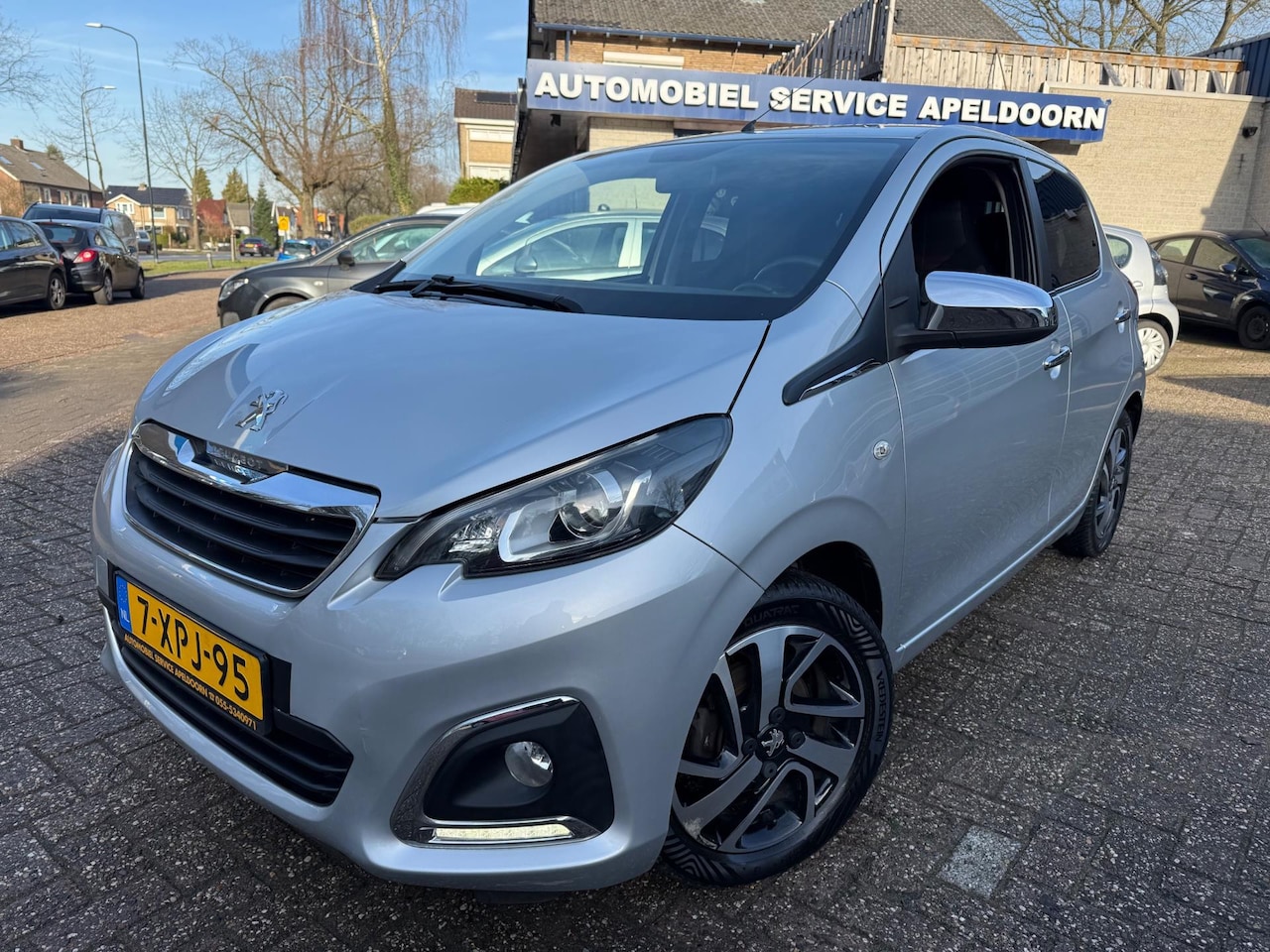 Peugeot 108 - 1.0 e-VTi Première NL AUTO *CLIMA*ACHTR.* CAMERA*CRUISE*CARPLAY*KEYLESS*5DRS* - AutoWereld.nl