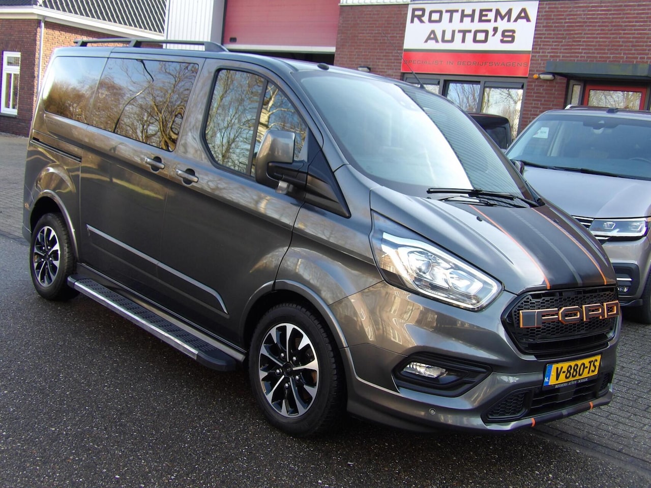 Ford Transit Custom - 2.0 TDCI SPORT 170PK AUTOMAAT 2018 DUBCAB 2x SCHUIFDEUR VELE EXTRA'S - AutoWereld.nl