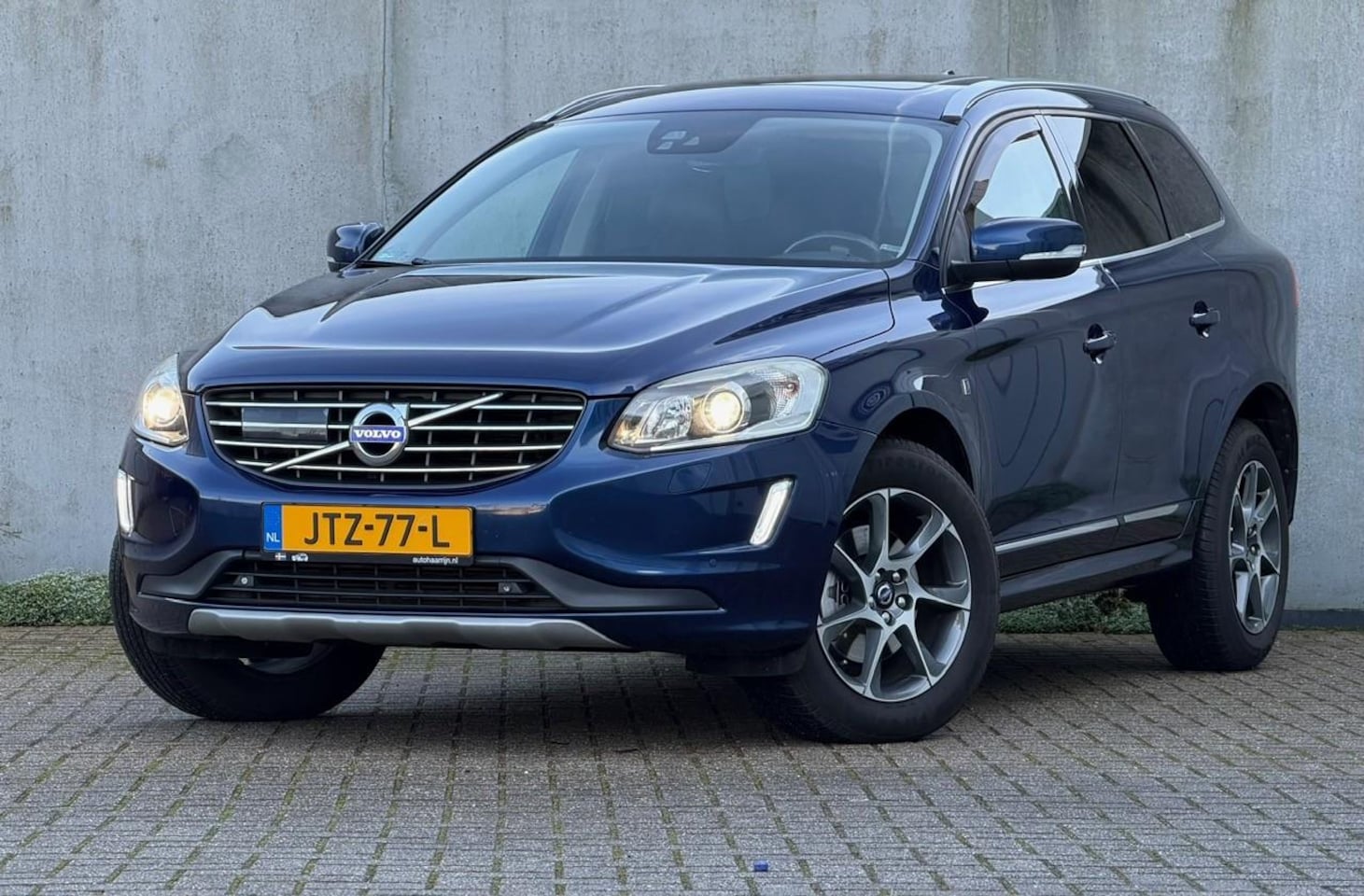 Volvo XC60 - 2.4 D4 AWD Ocean Race 5 cil. EURO6 ACC BLIS PANO - AutoWereld.nl