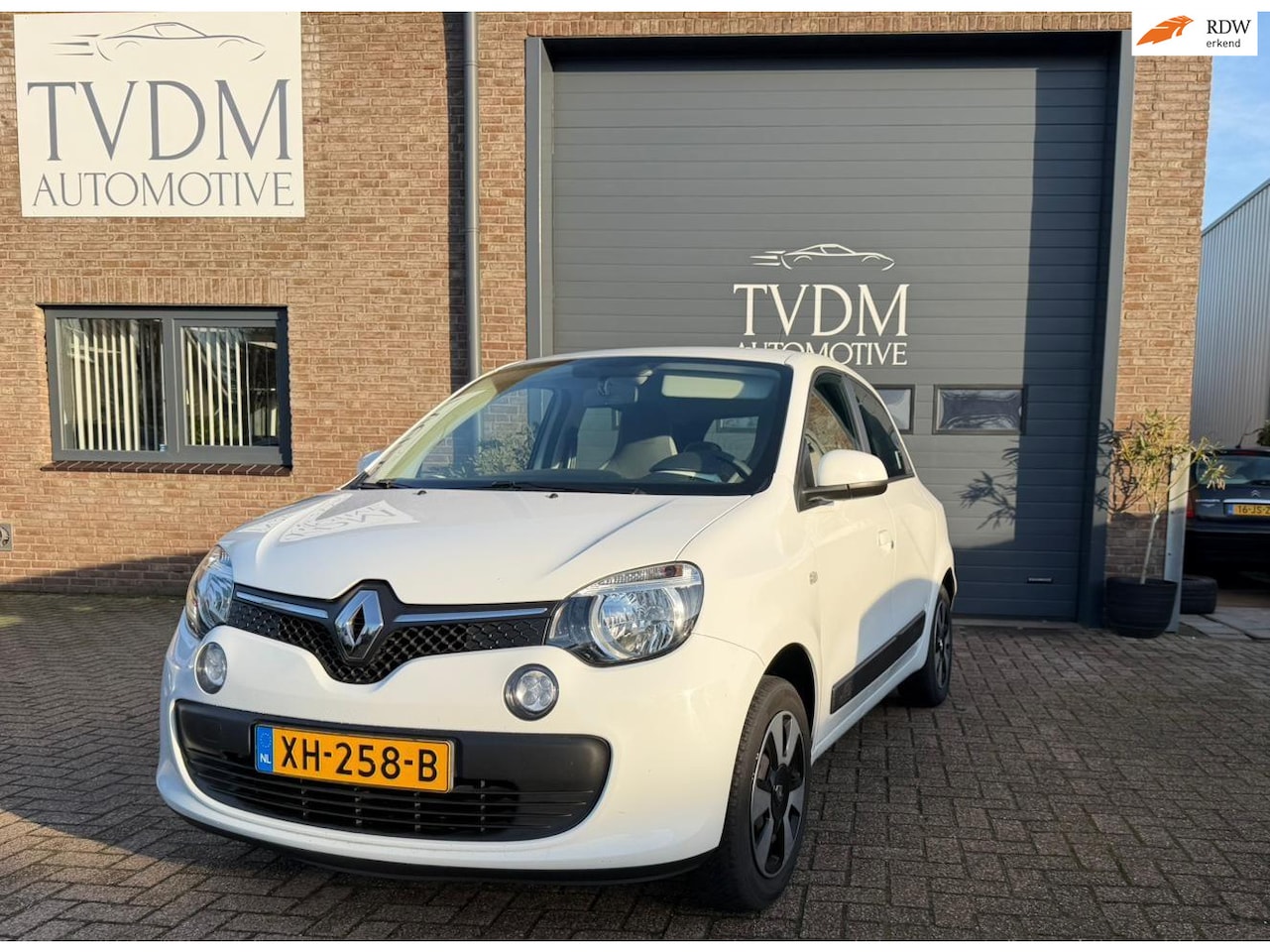 Renault Twingo - 1.0 SCe Collection| 1e eigenaar| AIRCO | WHITE| ZUINIG - AutoWereld.nl