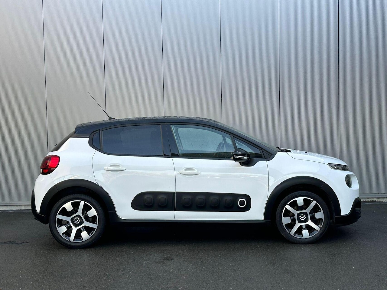 Citroën C3 - 1.2 PureTech S&S Shine Camera|DAB+|Navi|Cruise - AutoWereld.nl