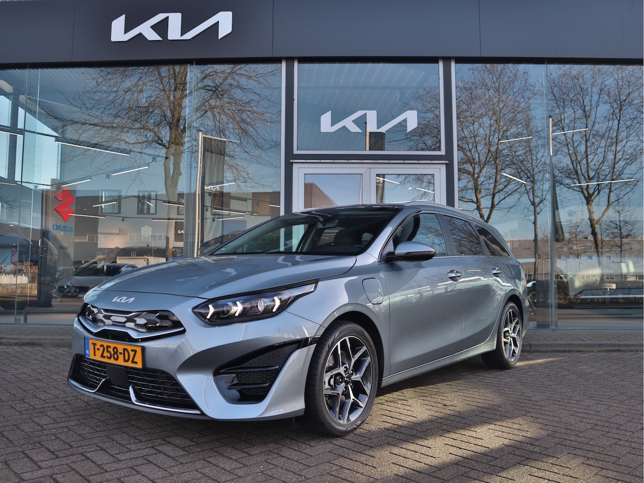 Kia Cee'd Sportswagon - Ceed 1.6 GDI PHEV Plug-In ExecutiveLine Leder | Panodak | Stoelkoeling | Stoelverw | JBL s - AutoWereld.nl