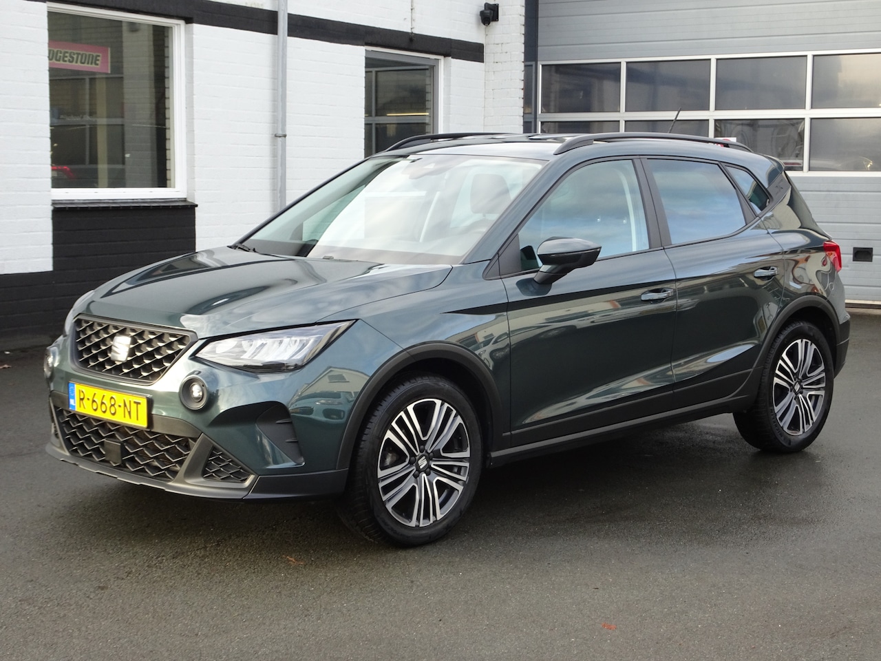 SEAT Arona - 1.0 TSI Style Business Intense Automatische airco, navigatie, licht metalen velgen 17 inch - AutoWereld.nl