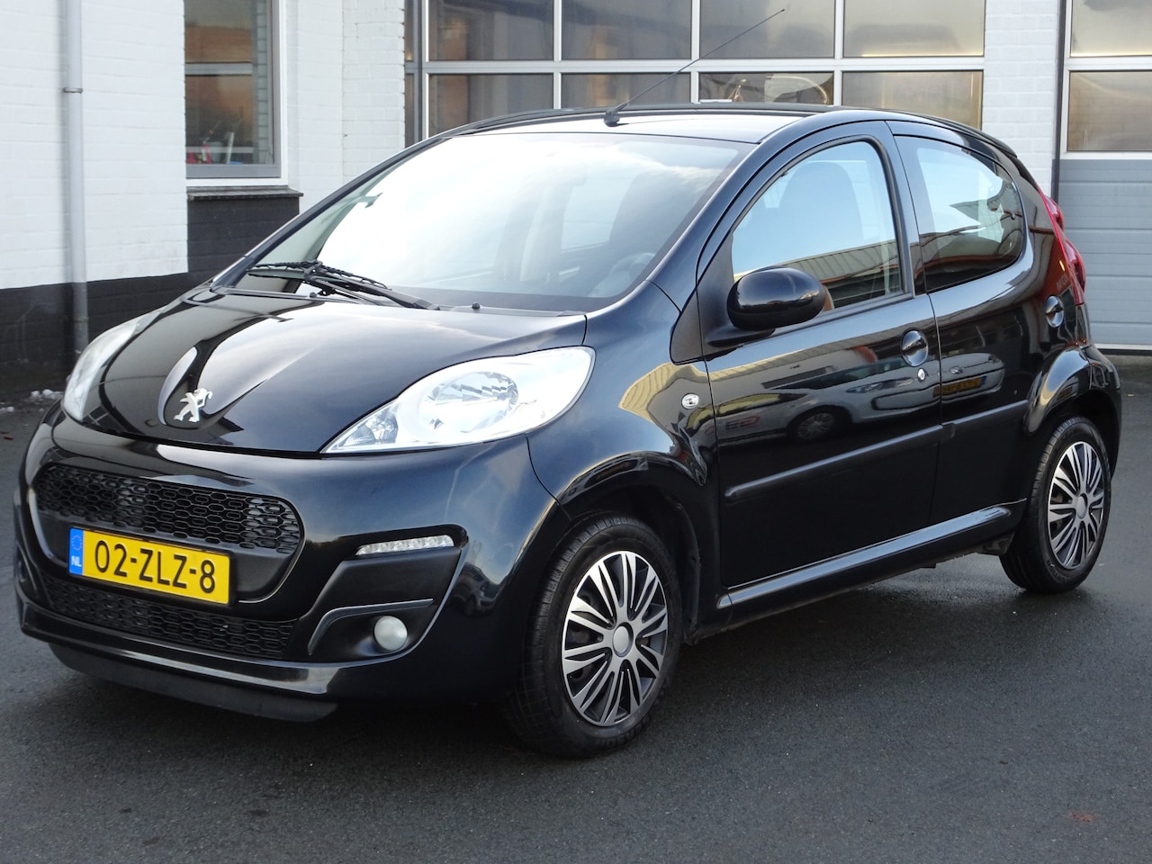 Peugeot 107 - 1.0 Active Airco, elektrische ramen, centrale vergrendeling, mistlampen, nieuwe koppeling, - AutoWereld.nl