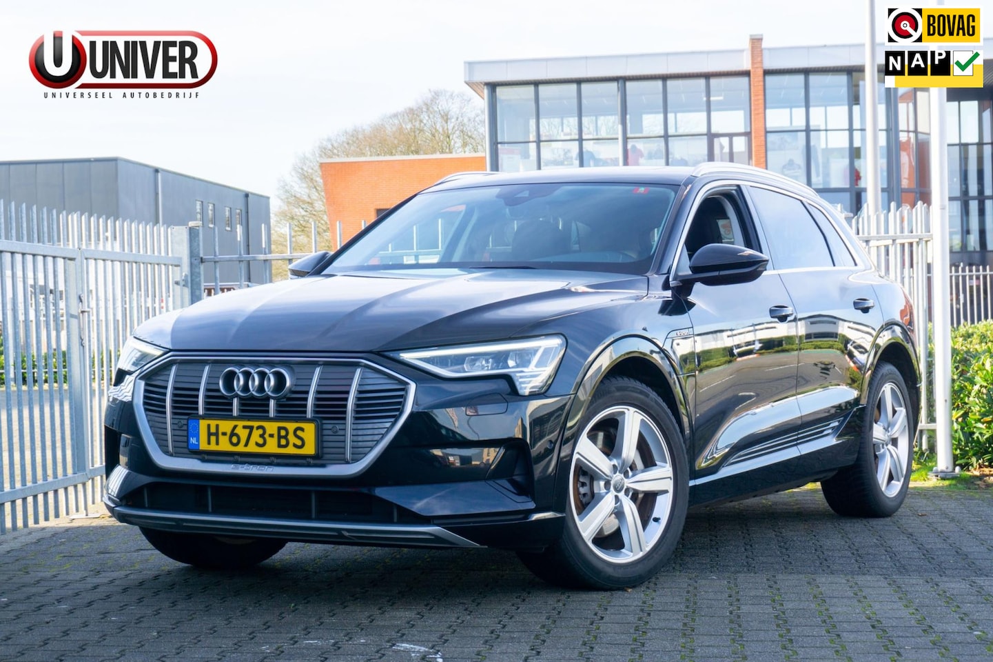 Audi e-tron - E-tron 50 quattro Launch edition plus 71 kWh PANO/CARPLAY/STOELVERW - AutoWereld.nl