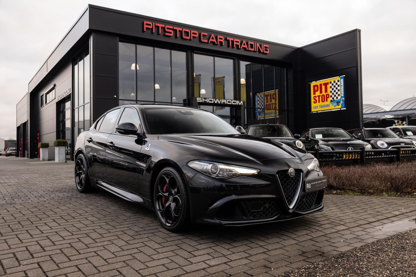 Alfa Romeo Giulia - 2.9 V6 Quadrifoglio 2.9 V6 Quadrifoglio, 510 PK, Carbon, Camera, Sportuitlaat! - AutoWereld.nl