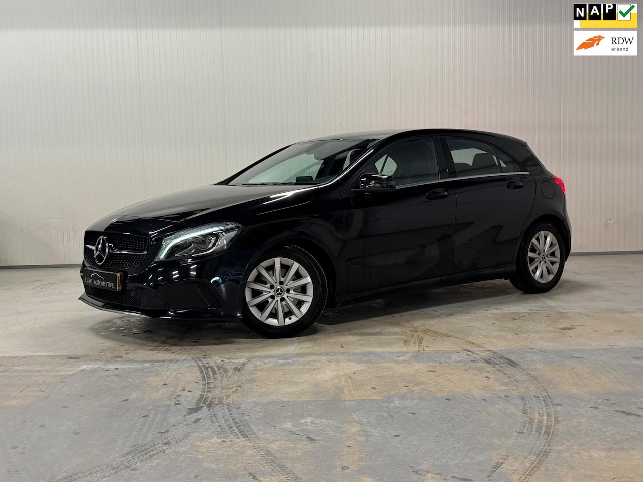 Mercedes-Benz A-klasse - 180 Business Solution | NAP | CAMERA | CARPLAY | LED - AutoWereld.nl
