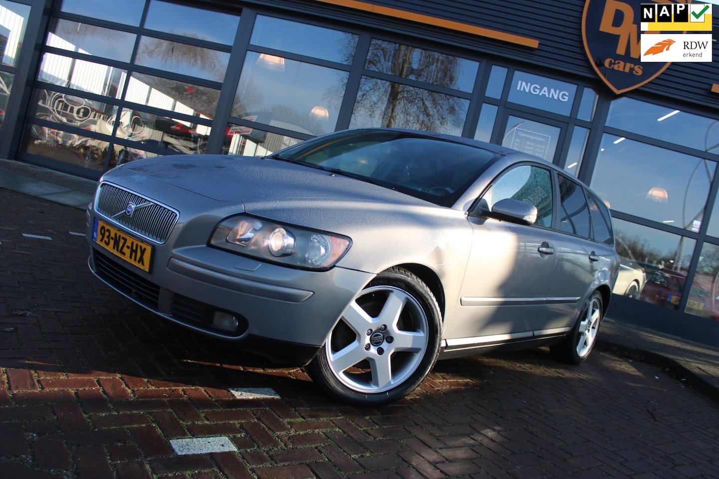 Volvo V50 - 2.4i Exclusive | Memory Stoelen | Leer | Stl Vrwrmng | - AutoWereld.nl