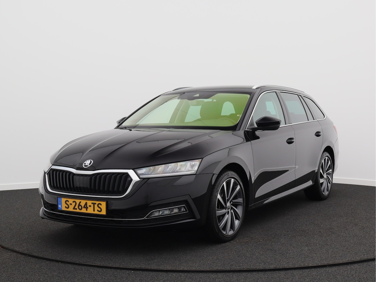 Skoda Octavia Combi - 1.5 e-TSI Business Edition Plus 1.5 e-TSI Business Edition Plus/ automaat! - AutoWereld.nl