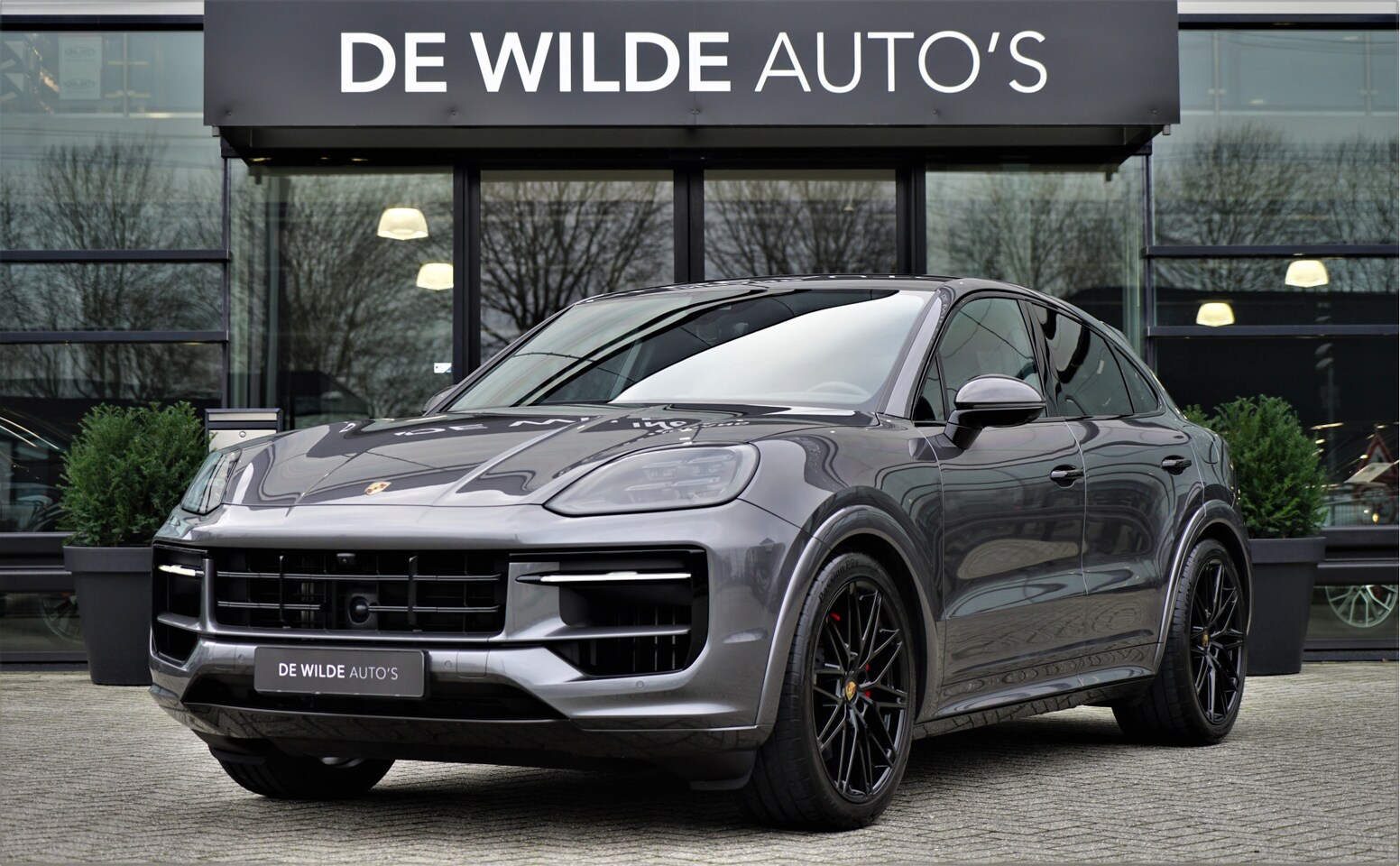 Porsche Cayenne Coupé - 3.0 E-Hybrid SportDesign Pano Vierwielbesturing Carbon PassangerDisplay 18-weg Keyless Mat - AutoWereld.nl