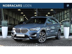 BMW X1 - sDrive20i High Executive Automaat / Panoramadak / Trekhaak / Sportstoelen / Achteruitrijca
