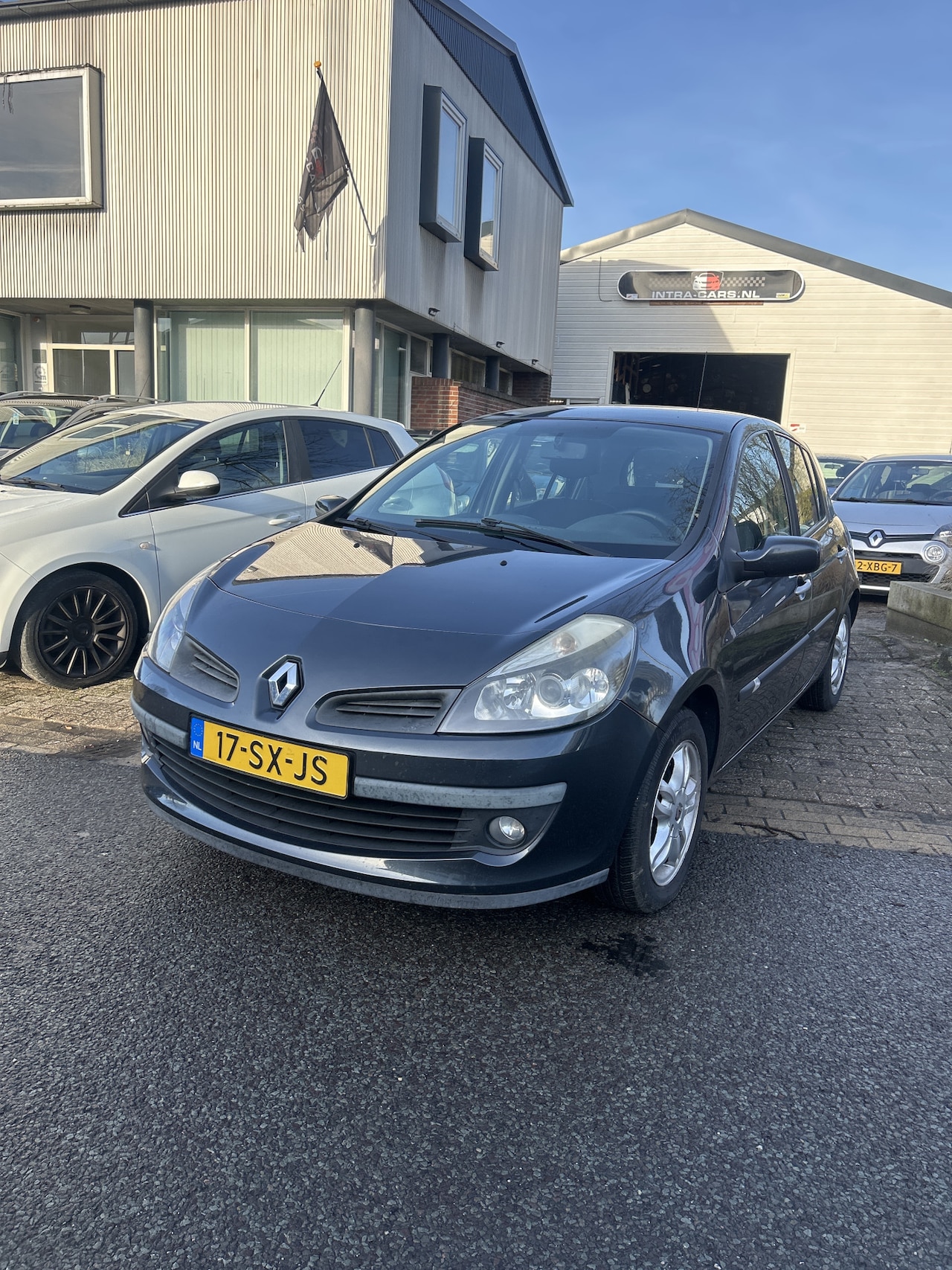 Renault Clio - 1.2-16V Team Spirit 5 deurs,Airco Apk 15-05-2026 Wel even goed de tekst lezen. - AutoWereld.nl
