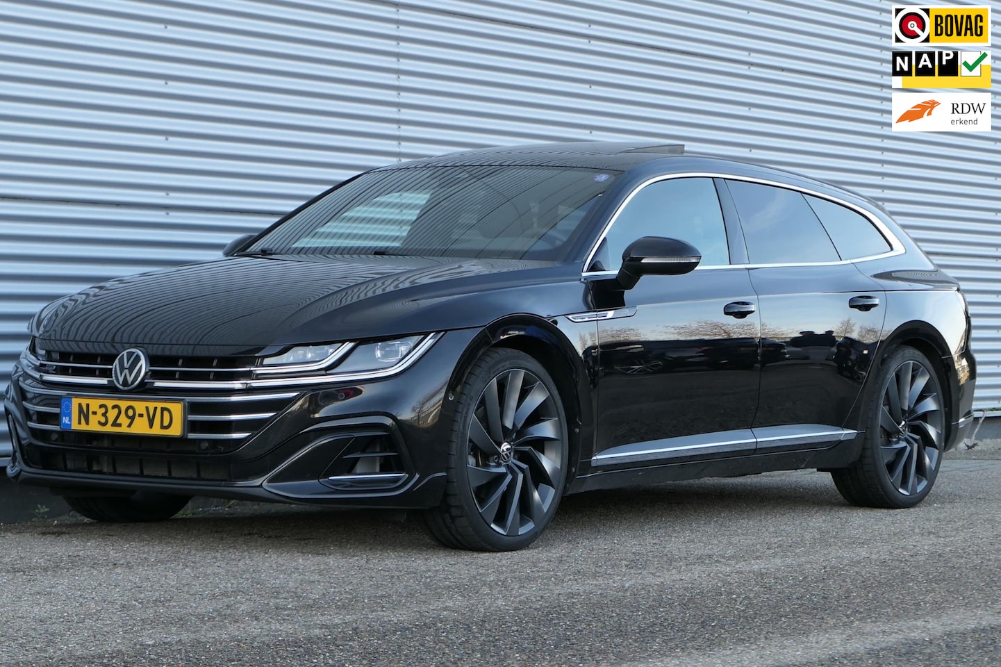 Volkswagen Arteon Shooting Brake - 2.0 TSI R-Line Business+ Pano Nap Acc Lane Trekhaak - AutoWereld.nl