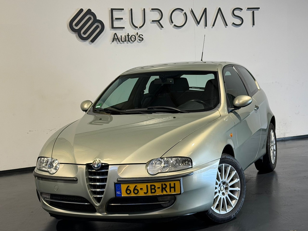 Alfa Romeo 147 - 1.6 T.Spark Distinctive Airco - Nieuw apk - - AutoWereld.nl