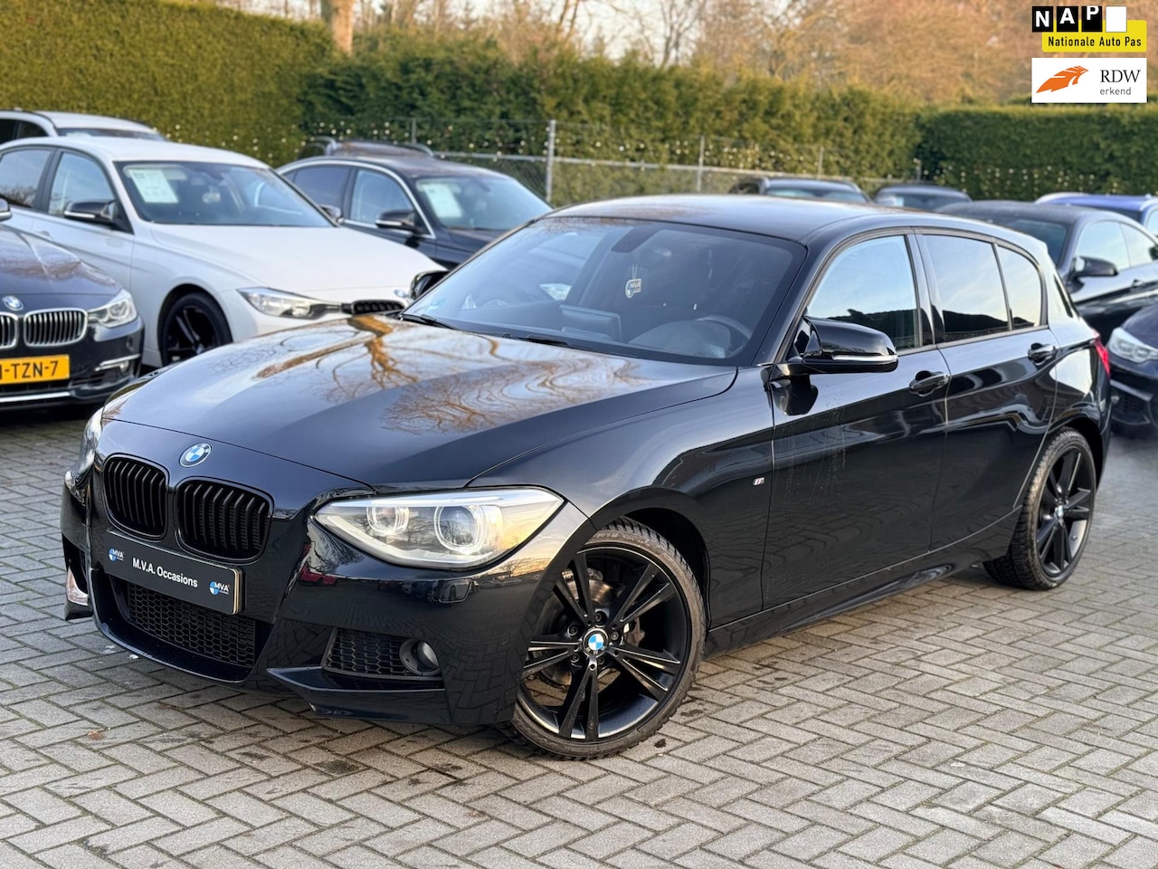 BMW 1-serie - 116i Executive M Sport|Nieuwe Ketting + Klepseals|Carplay|Climate control|Navigatie|Cruise - AutoWereld.nl