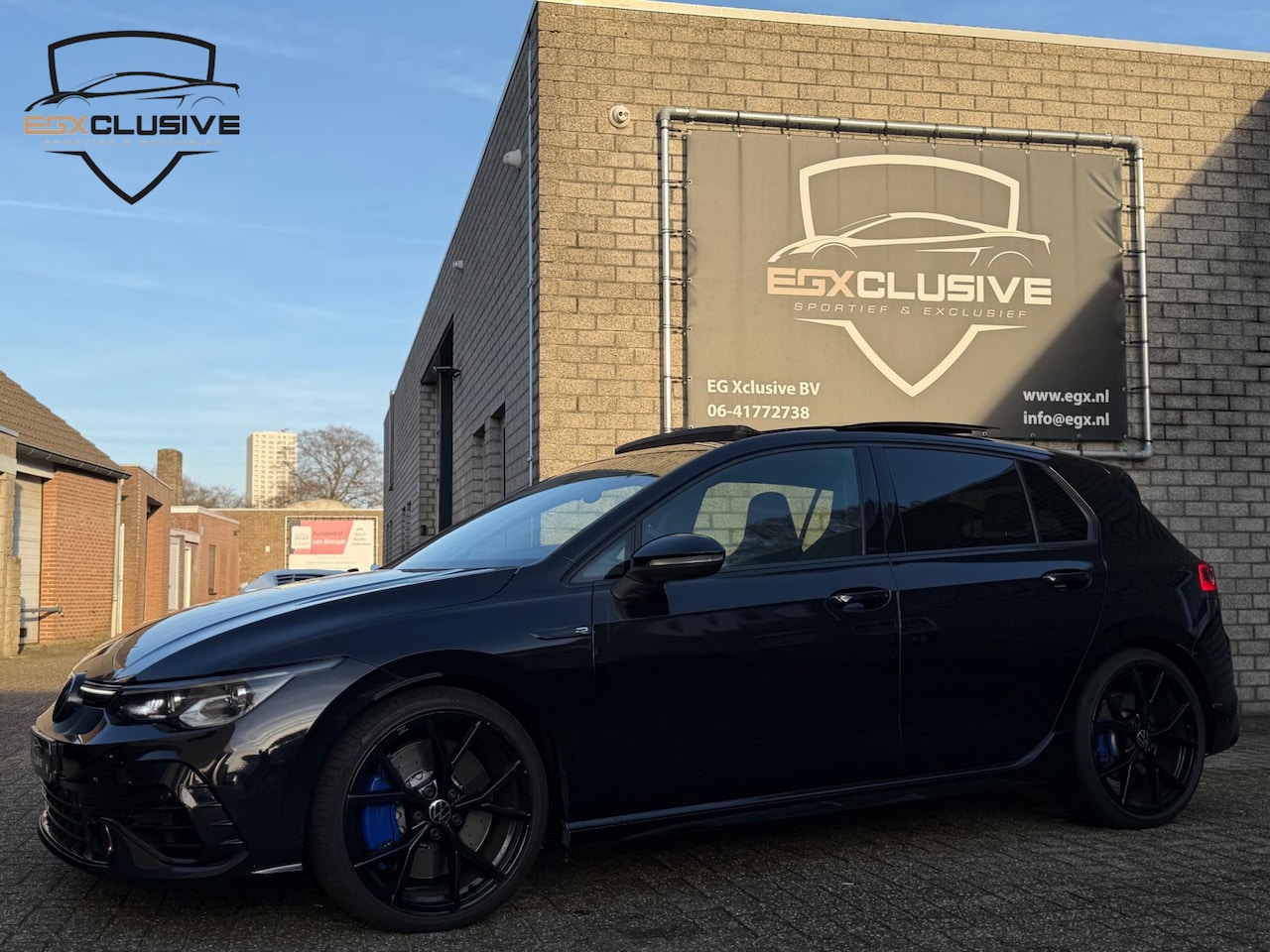 Volkswagen Golf - 2.0 TSI R 4Motion Pano/HarmanKardon/Keyless - AutoWereld.nl