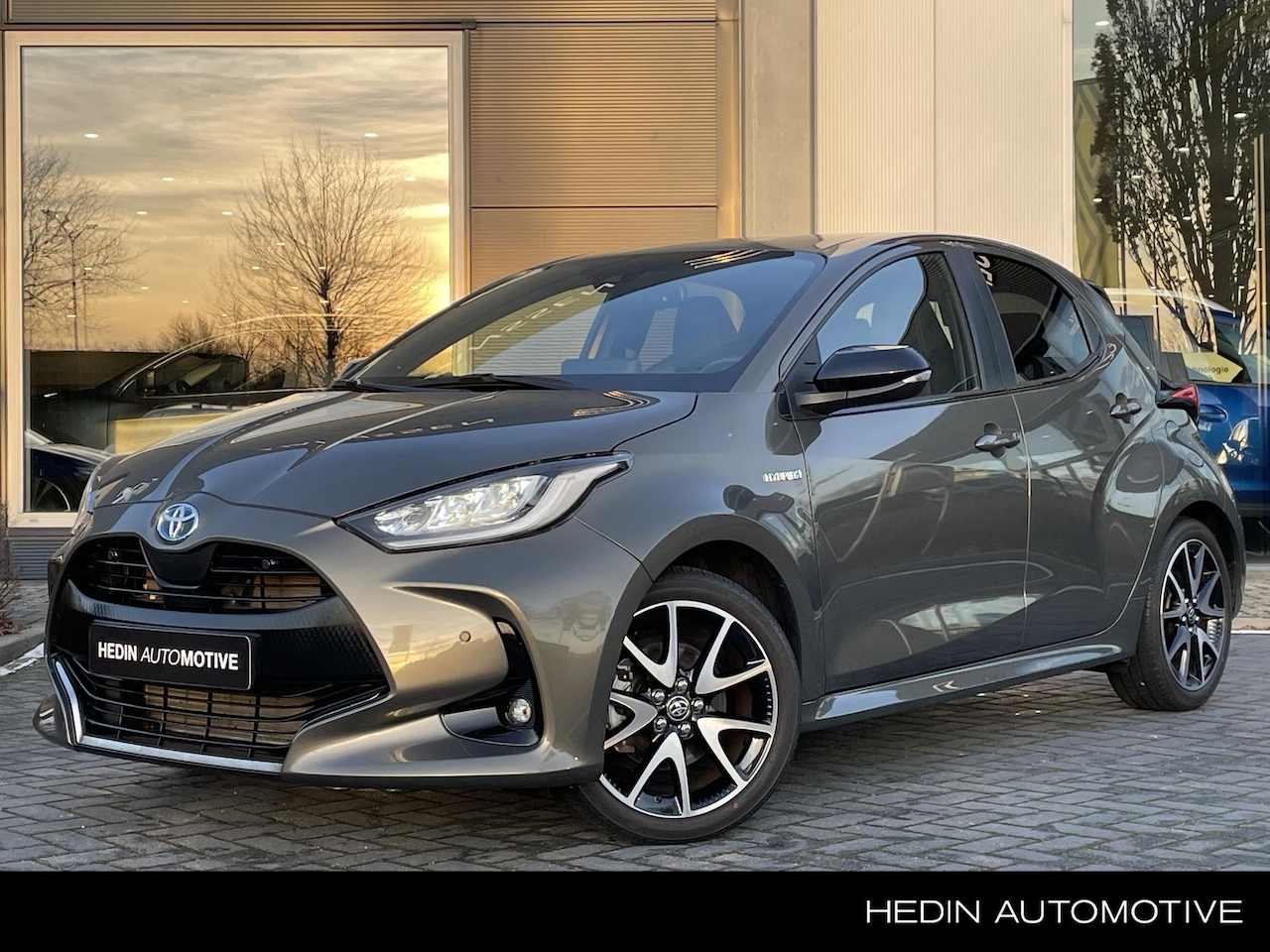 Toyota Yaris - 1.5 Hybrid Executive | Head up display | JBL audio | Stoelverwarming | - AutoWereld.nl