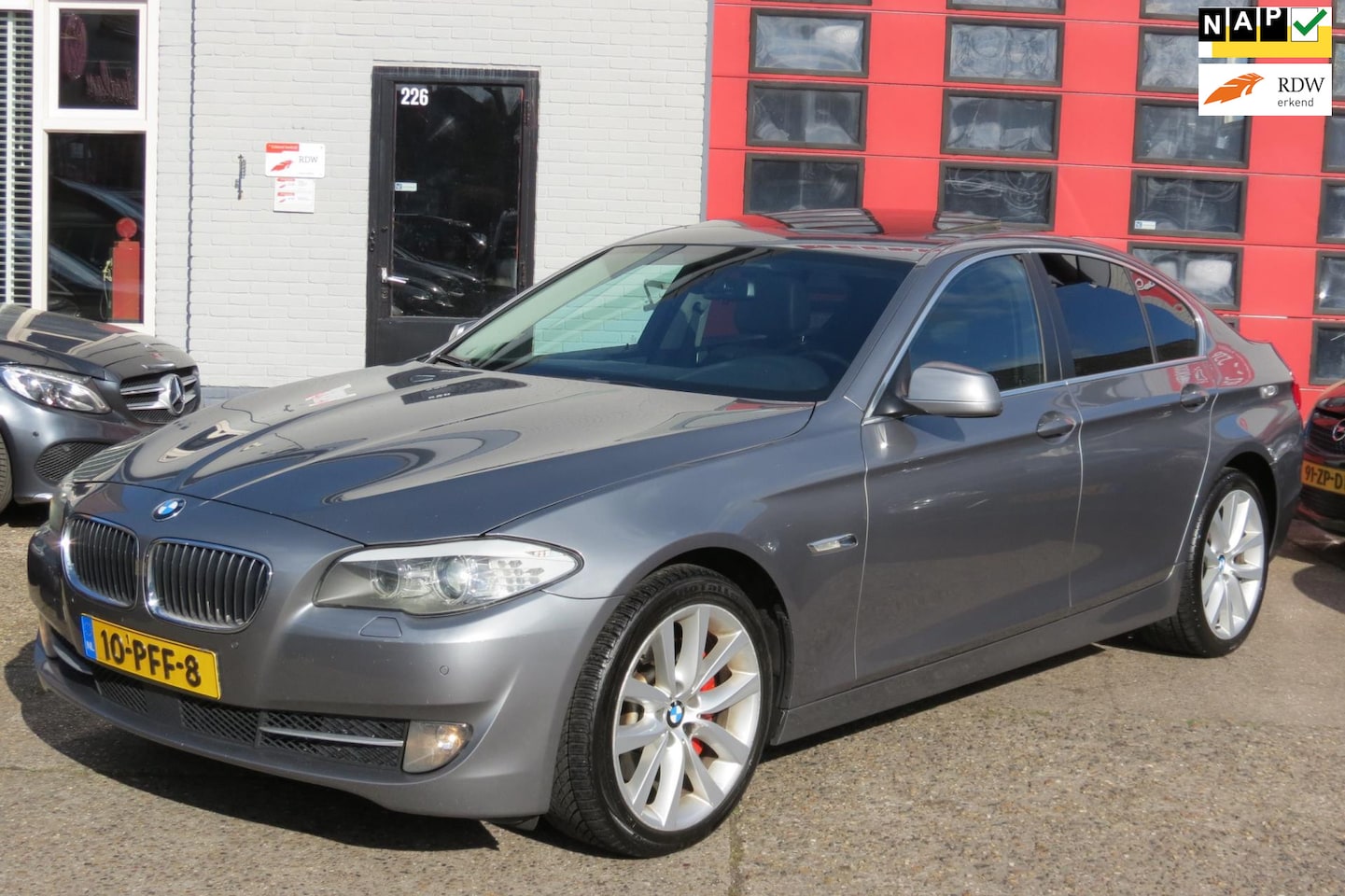 BMW 5-serie - 528i High Executive 528i High Executive , Leder , Navo , Open Dak - AutoWereld.nl