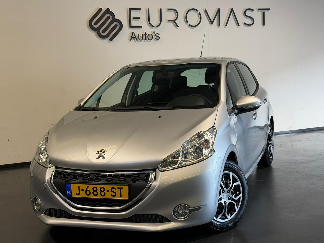 Peugeot 208 - 1.2 PureTech Style Pack Plus Automaat - Airco - Nieuw apk - 5Drs - AutoWereld.nl