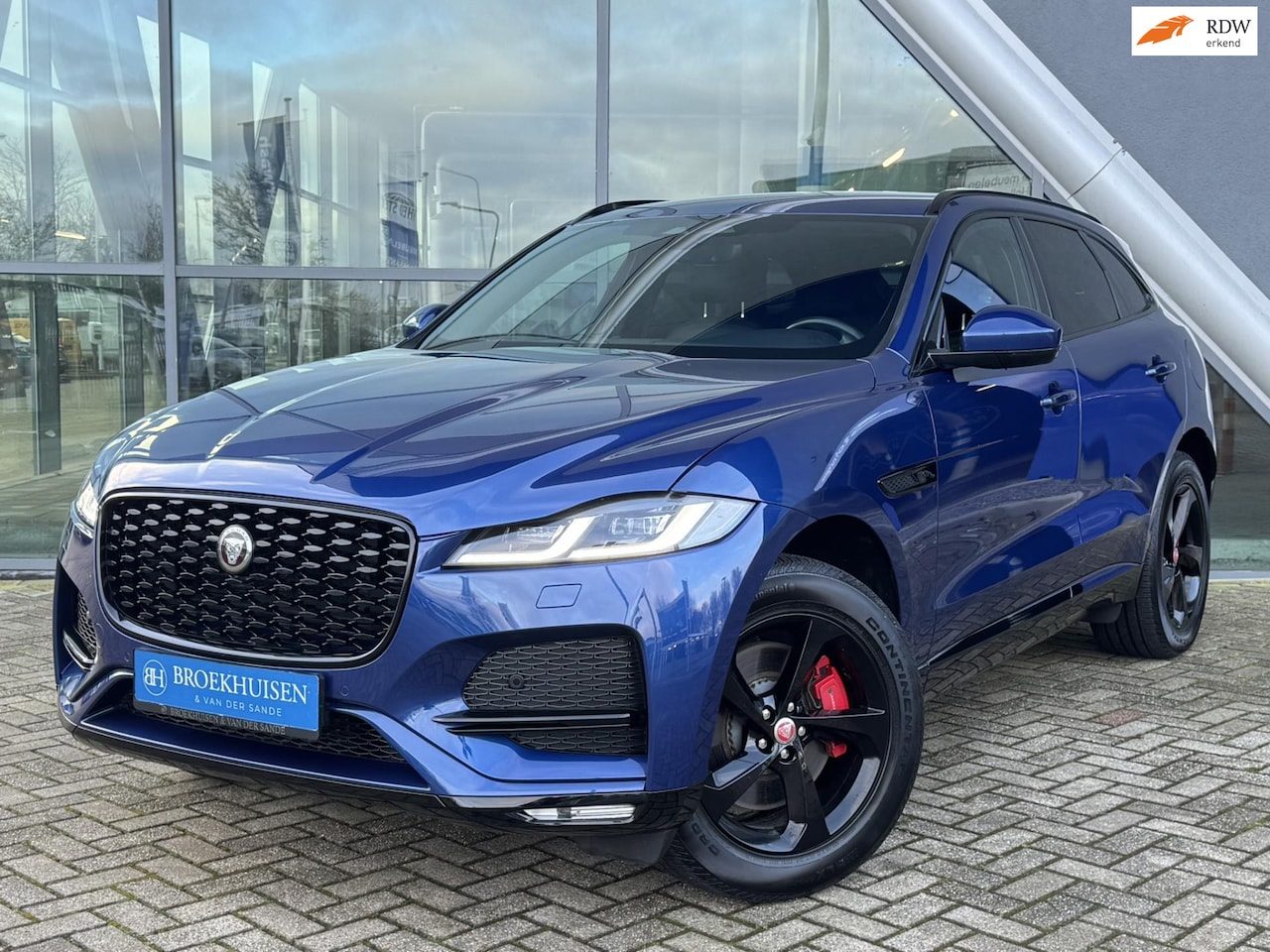Jaguar F-Pace - 2.0 P400e Black Edition PHEV S AWD 404pk Camera / Stoelverwarming / Leder - AutoWereld.nl