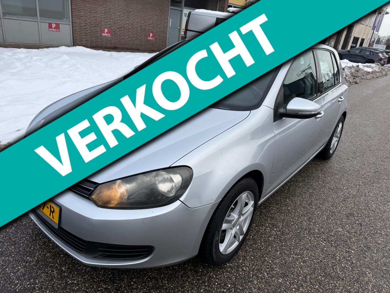 Volkswagen Golf - 1.4 Easyline 2010 APPLE CARPLAY 5-DEURS AIRCO - AutoWereld.nl