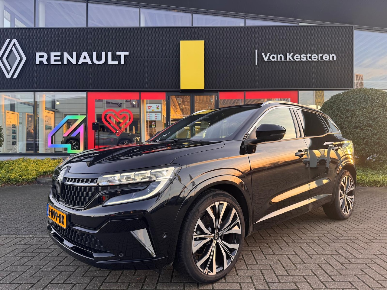Renault Austral - 1.2 E-Tech Full Hybrid 200pk Iconic / Trekhaak / 360gr Camera / Elec. Achterklep / Elec. v - AutoWereld.nl