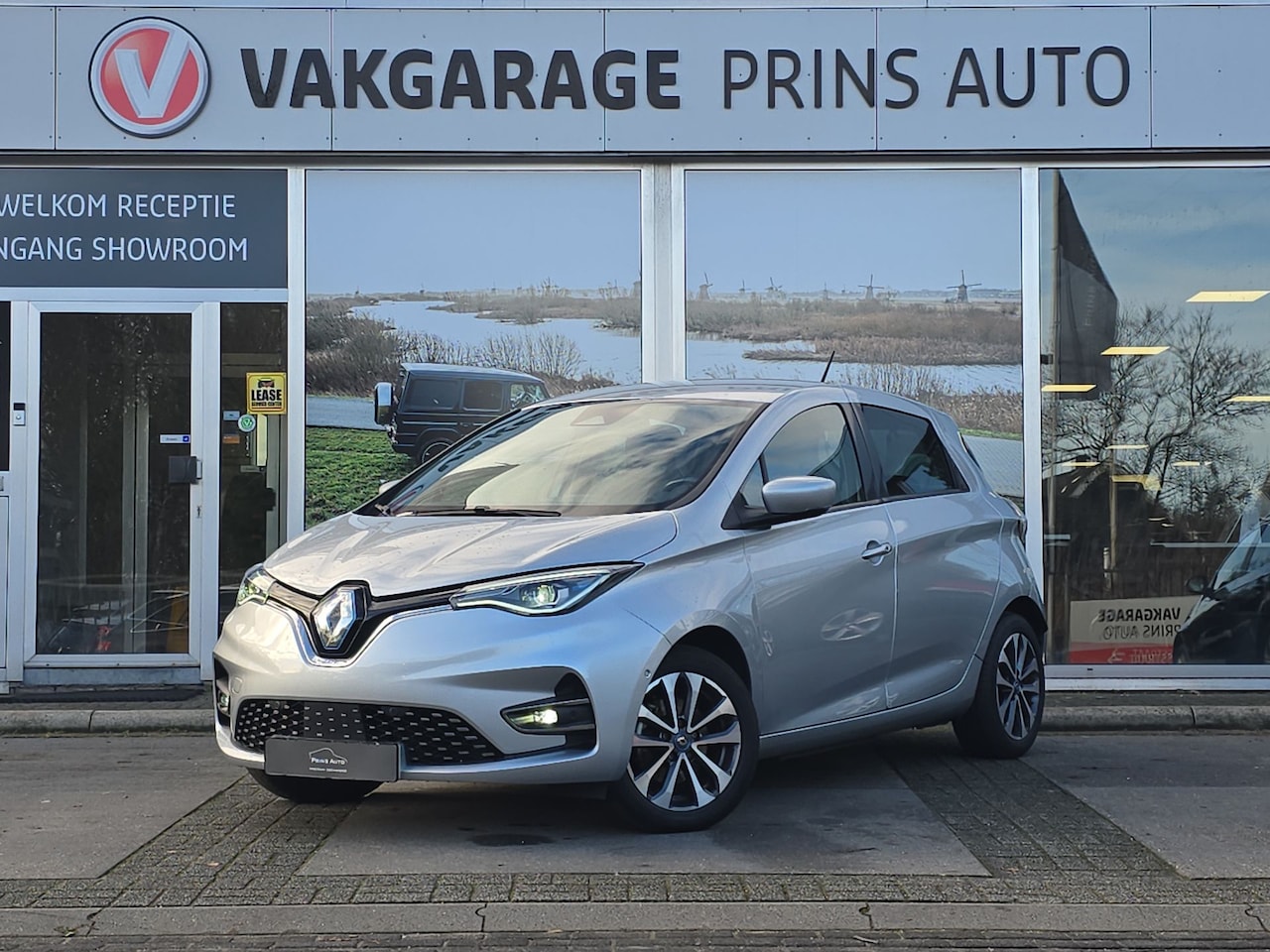 Renault Zoe - R135 Intens Business 52 kWh |STOELVERW.|CAMERA|CARPLAY|NAVI|ORG.NL|NAP| 4225 - AutoWereld.nl