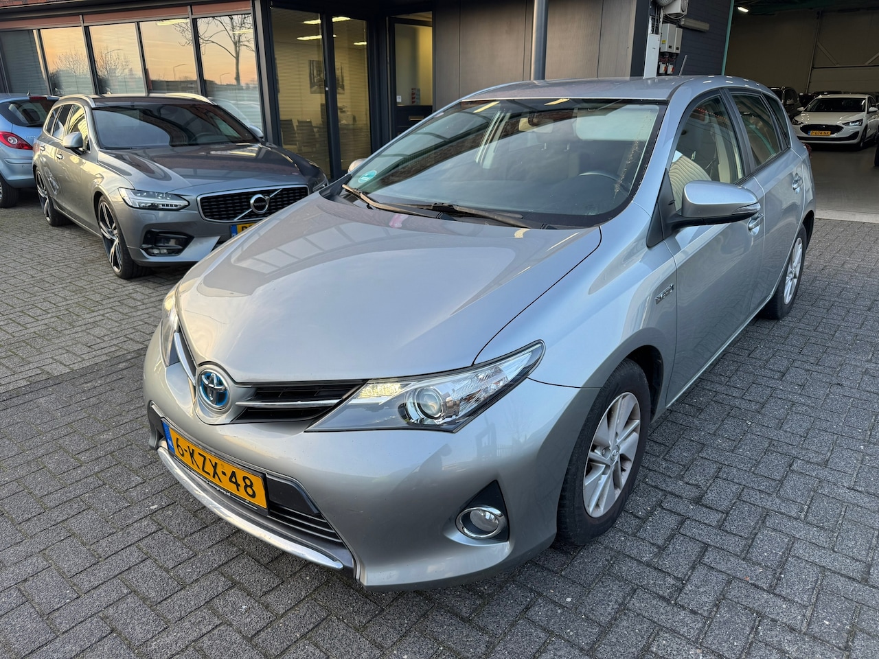Toyota Auris - 1.8 Hybrid Aspiration CAMERA CRUISE DEALER ONDERHOUDEN - AutoWereld.nl
