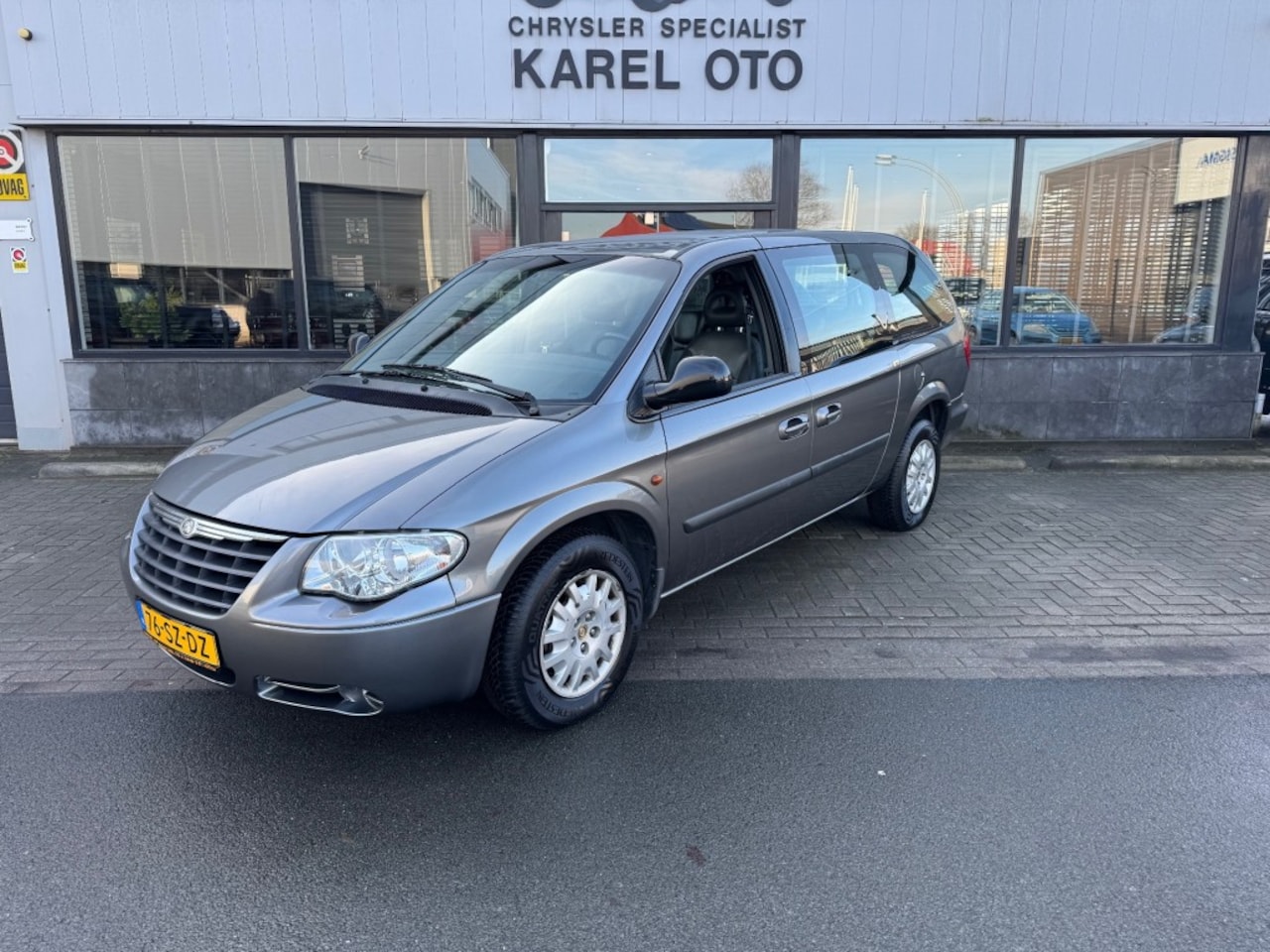 Chrysler Grand Voyager - 3.3i SE Luxe 3.3i SE LUXE - AutoWereld.nl