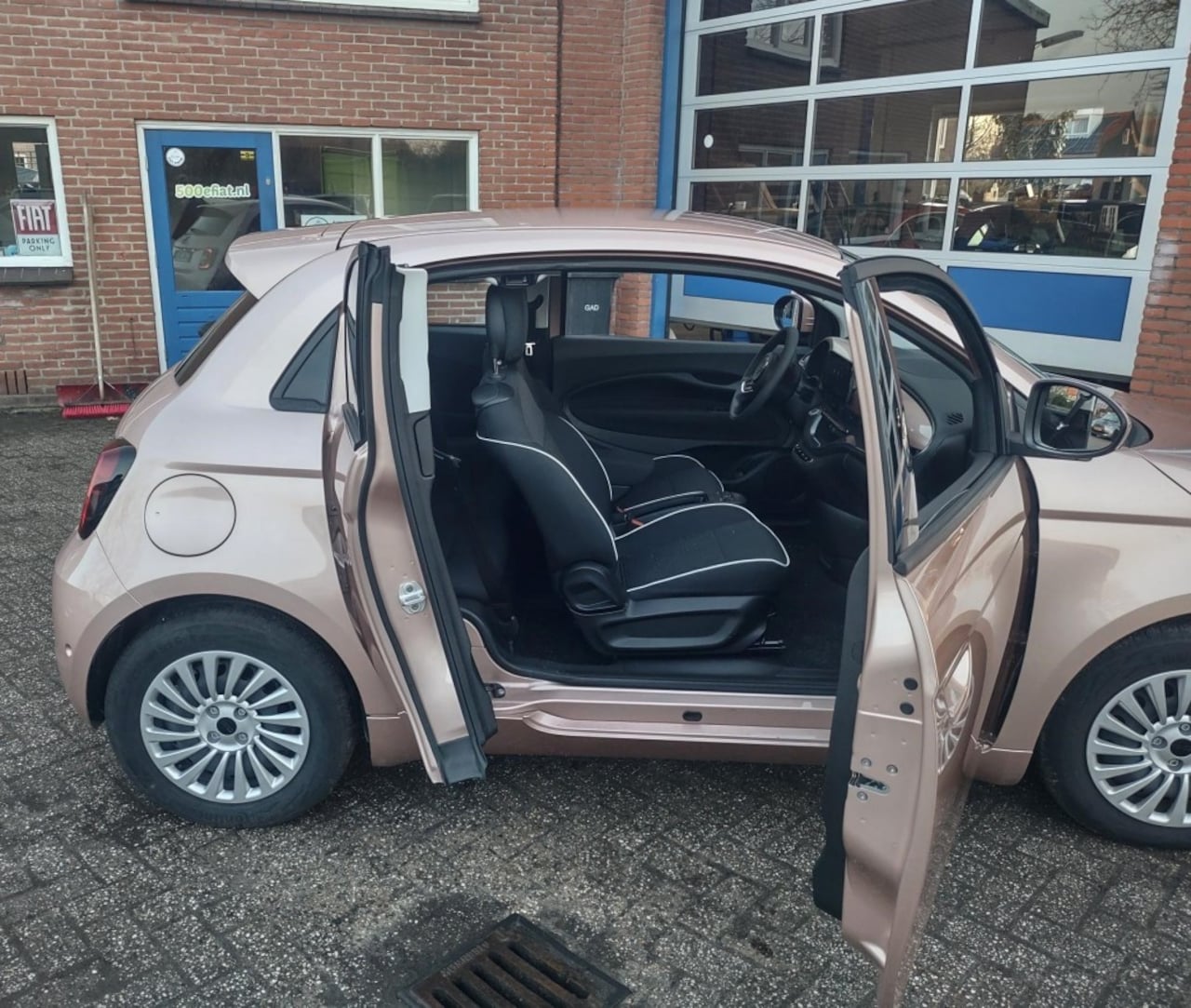 Fiat 500 - E / 2024 / 3+1 / 42KW / Snelladen/ Demo / WinterSale - AutoWereld.nl