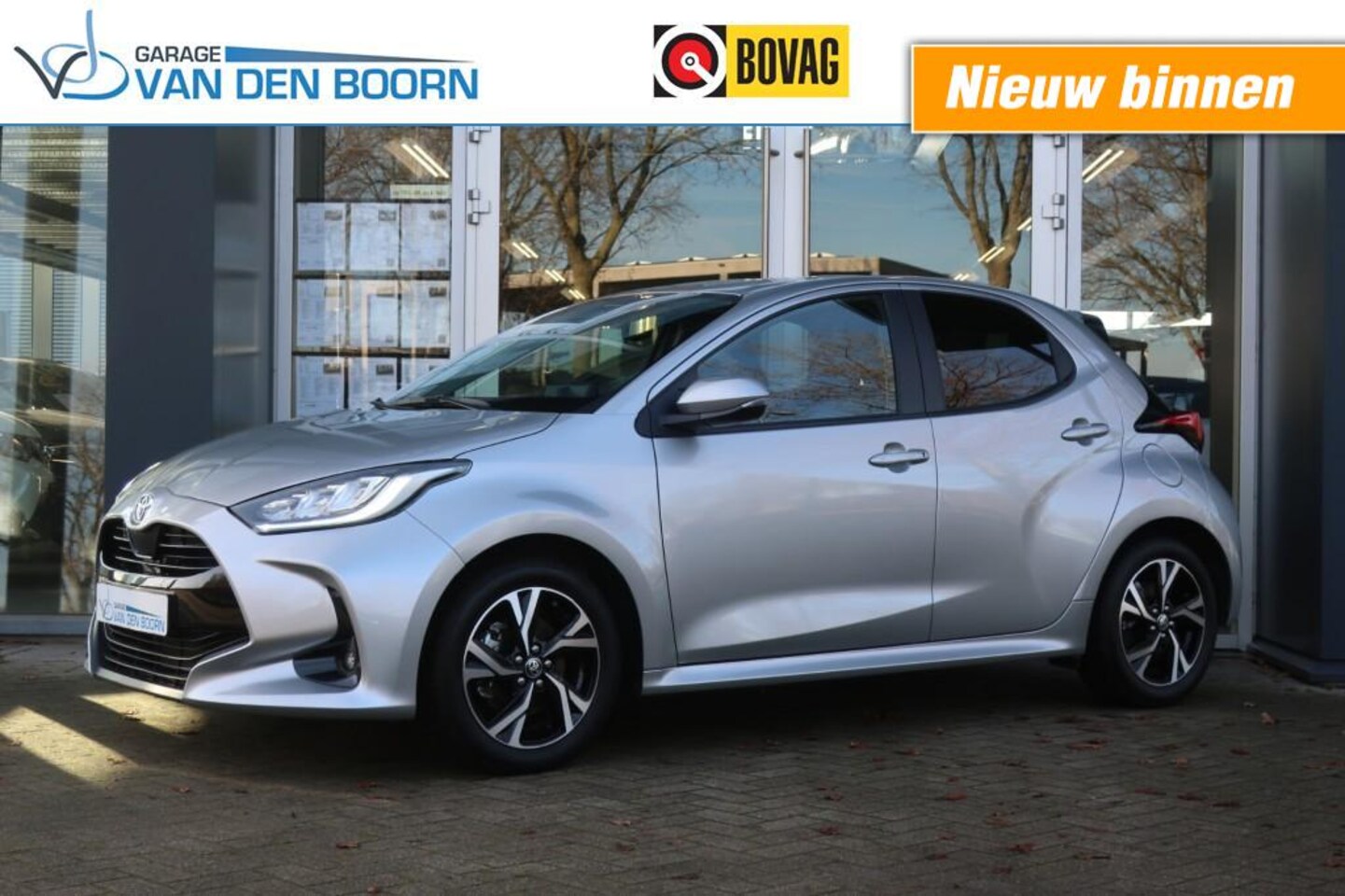 Toyota Yaris - 1.5 HYBRID, Navi, Clima, LED Verlichting, etc. - AutoWereld.nl