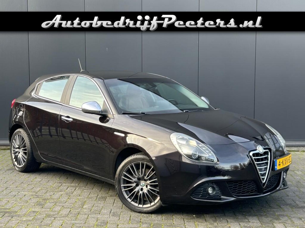 Alfa Romeo Giulietta - 1.4T Automaat Leder Navi Cruise PDC 4S-banden Afn.tekhaak - AutoWereld.nl