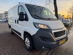 Peugeot Boxer - 330 2.0 BlueHDI L1 H1 Premium Pack Euro 6 99.000km 1e Eigenaar Airco, Navigatie, Camera
