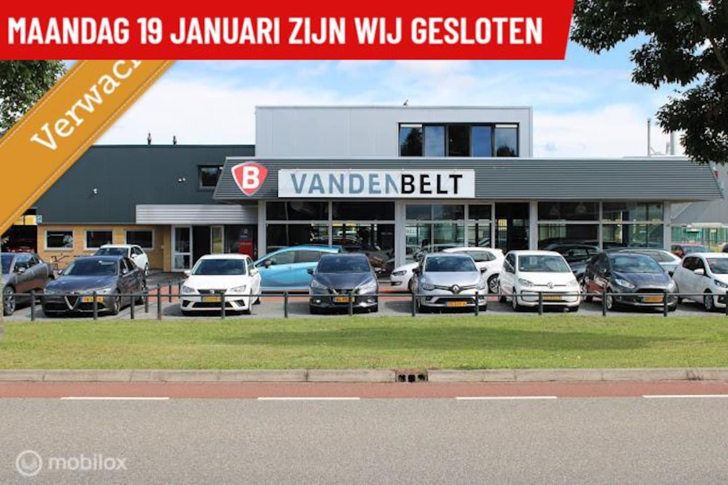 Volvo XC40 - Recharge P8 AWD R-Design Recharge P8 AWD R-Design, Panoramadak, Stoel-stuurverwarming, Donker glas, Cruise, Clima, - AutoWereld.nl