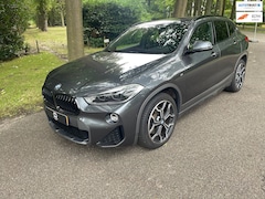 BMW X2 - SDrive20i/Pano dak/Head Up/Apple Carpl/Xenon/Parking Pack/Adaptief Cruise