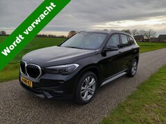 BMW X1 - sDrive18i Navi prof / Sportstoelen / Led kopl. / Half leder